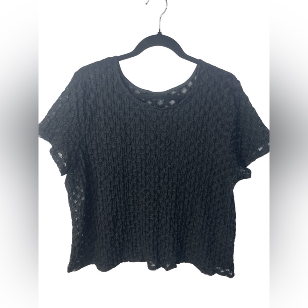 Torrid Black Sheer Textured Short Sleeve Shirt Size 2 Women’s